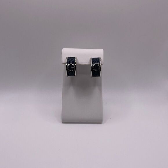 GUESS Silver-Tone Small Denim Logo Hoop Earrings - Picture 5 of 12